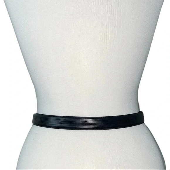 LOUIS VUITTON CT0334 Classic Black Leather Belt - Picture 2 of 13